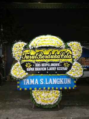 Papan Bunga Duka di Muara Jaya